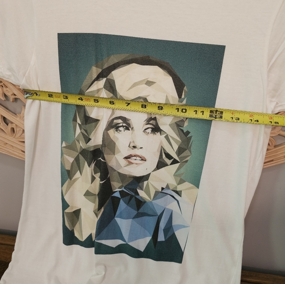 NWOT Gildan White Dolly Parton Graphic Women's T-Shirt Medium - Picture 4 of 4